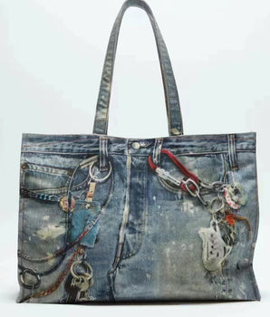 Tung Sung Faded 3D Metal Chain Printed Shoulder Tote Bag